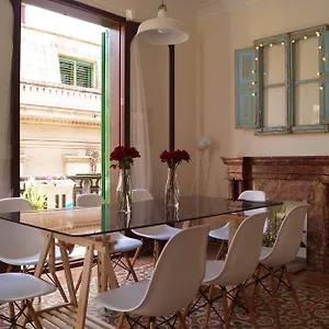 Pura Vida - Juvenil Hostal Palma de Mallorca